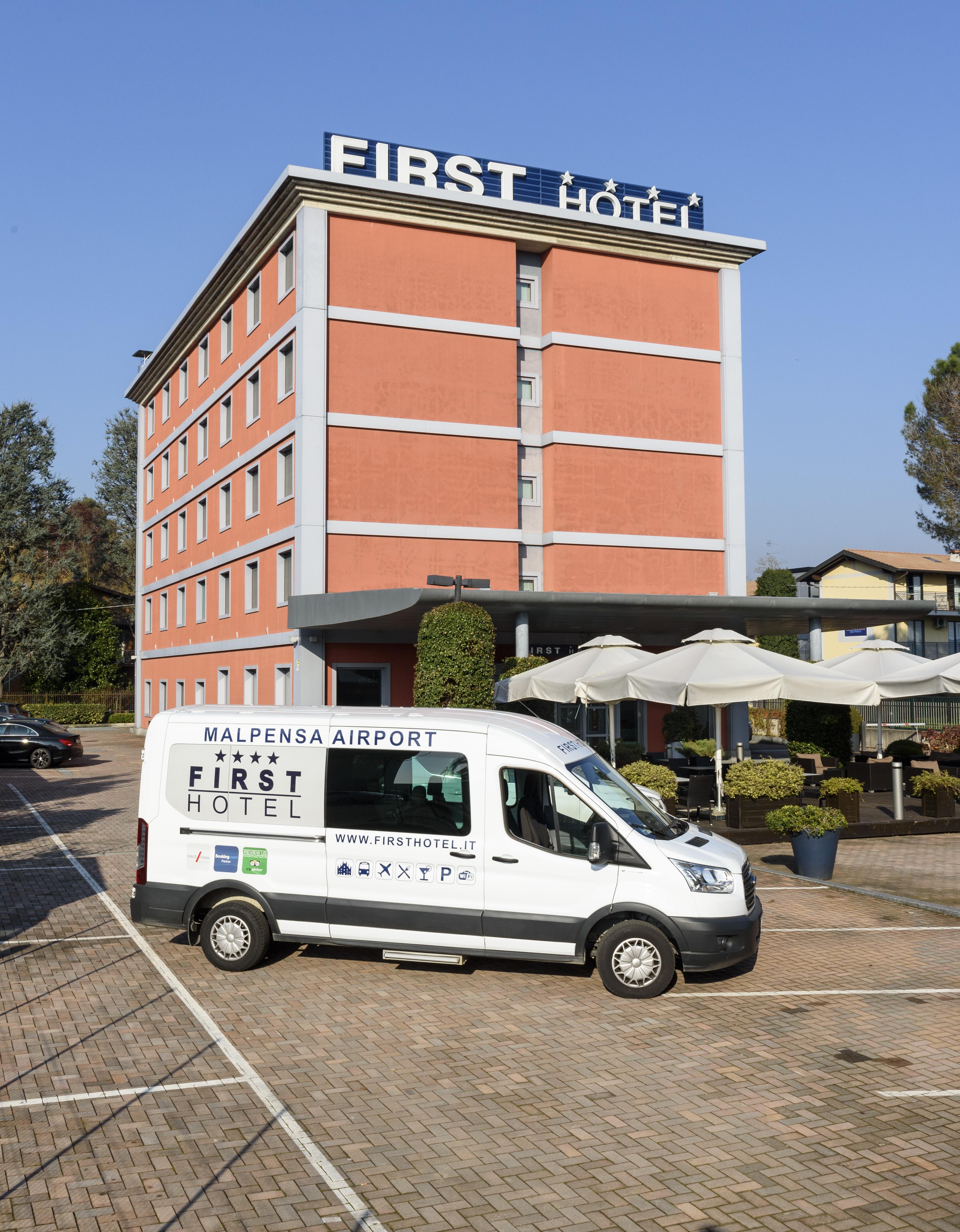 First Hotel Malpensa Case Nuove  Exteriér fotografie